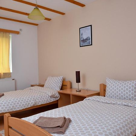 Hotel Sobe Zlatnik Petrovac na Mlavi Zewnętrze zdjęcie